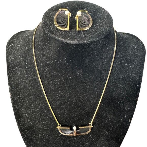 Fan Shaped String Wrapped Gold Plated Necklance and Earring Set Freshwater Pearl - Picture 1 of 10